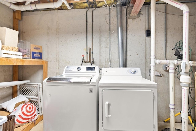 25516 W Gateway Cir, Plainfield, IL 60585 - laundry room featuring washer and clothes dryer