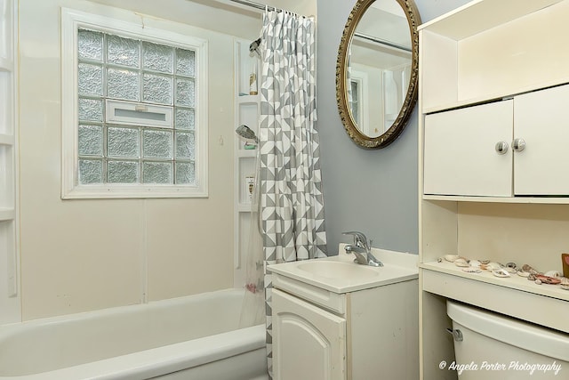 1720 Rogers Ave, Mchenry, IL 60050 - full bath with toilet, vanity, and shower / bath combination with curtain