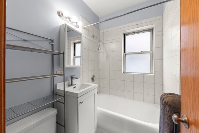 405 S Harvey Ave Unit 2A, Oak Park, IL 60302 - bathroom with toilet, vanity, and shower / bath combination