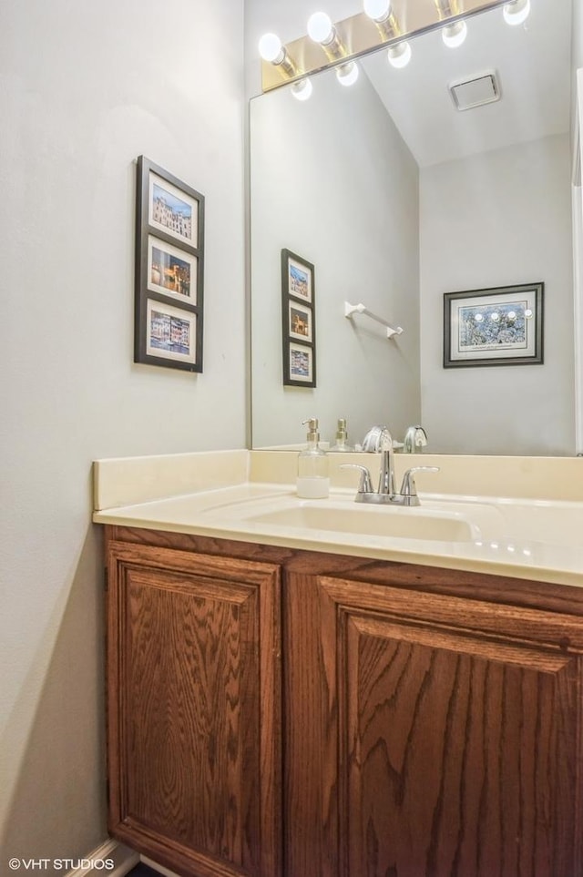 5932 N Sauganash Ln, Chicago, IL 60646 - bathroom with vanity