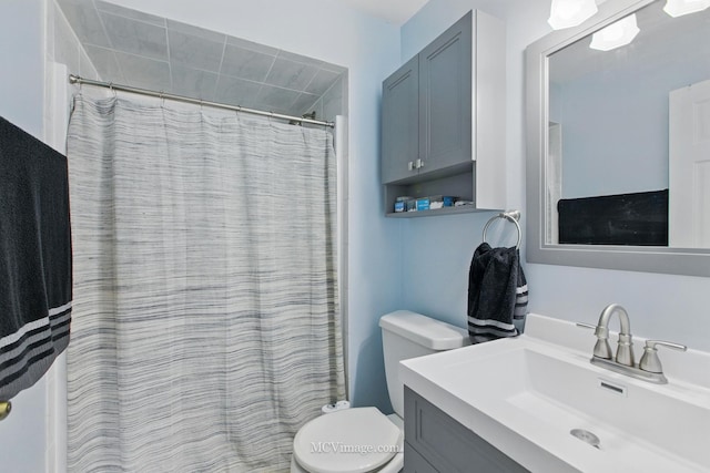 7811 W 157th St Unit 2N, Orland Park, IL 60462 - full bathroom featuring toilet, vanity, and a shower with curtain