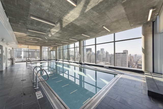 600 N Fairbanks Ct Unit 2503, Chicago, IL 60611 - indoor community pool with a skyline view