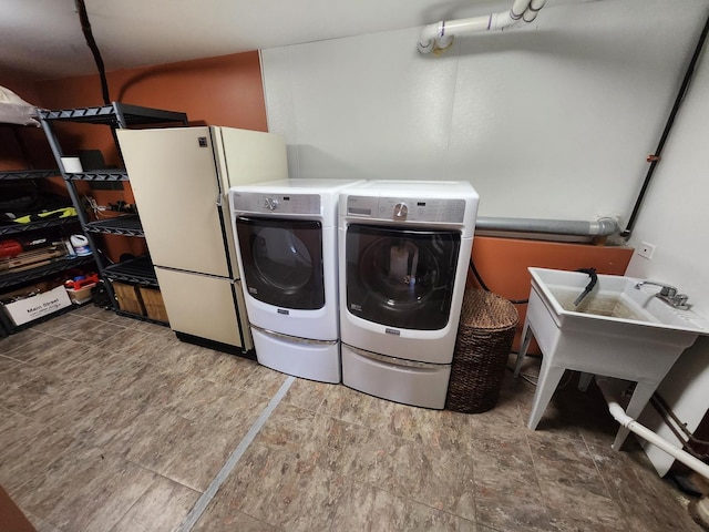 271 E Cleburne Ave, Bartlett, IL 60103 - laundry area with independent washer and dryer