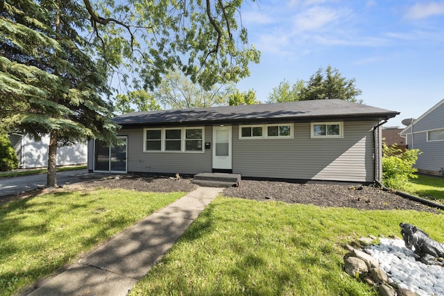 15603 Park Ln, South Holland, IL 60473 - view of front facade featuring a front lawn