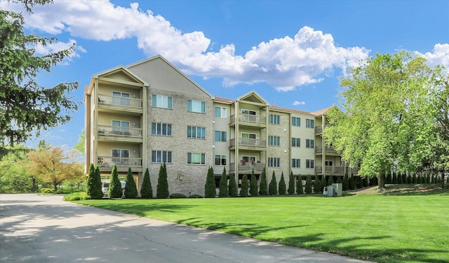 3801 Clubhouse Dr Unit 103, Champaign, IL 61822 - photo 1