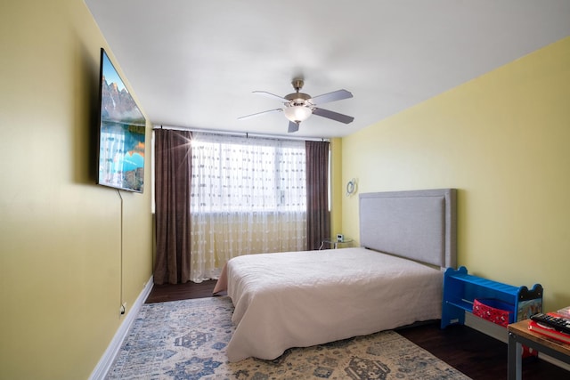 101 Bar Harbour Rd Unit 6E, Schaumburg, IL 60193 - bedroom with wood finished floors, baseboards, and ceiling fan