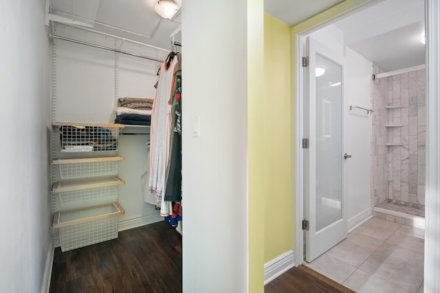 101 Bar Harbour Rd Unit 6E, Schaumburg, IL 60193 - walk in closet featuring wood finished floors