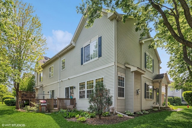 6068 Halloran Ln, Hoffman Estates, IL 60192 - rear view of property with a yard and a deck