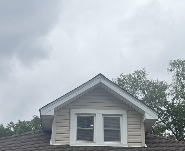 12424 S Carpenter St, Calumet Park, IL 60827 - exterior view of a shingled roof