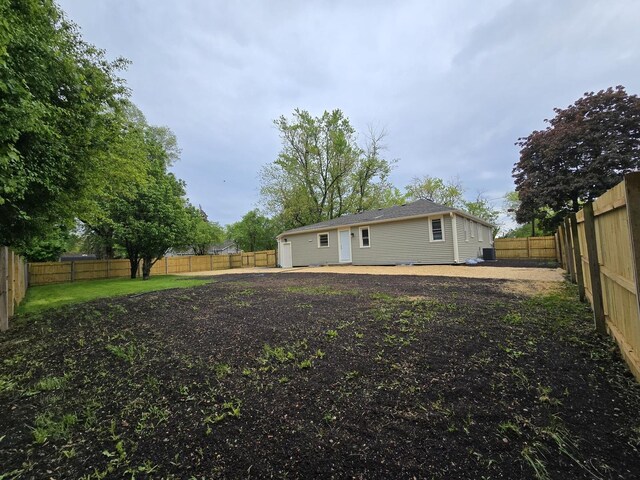 2524 Gray Ct, Waukegan, IL 60085 - fenced backyard featuring a patio