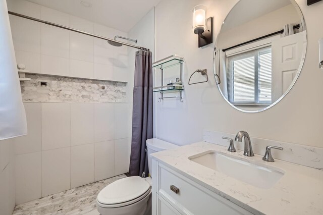 1360 Gentry Rd, Hoffman Estates, IL 60169 - bathroom featuring toilet, tiled shower, and vanity