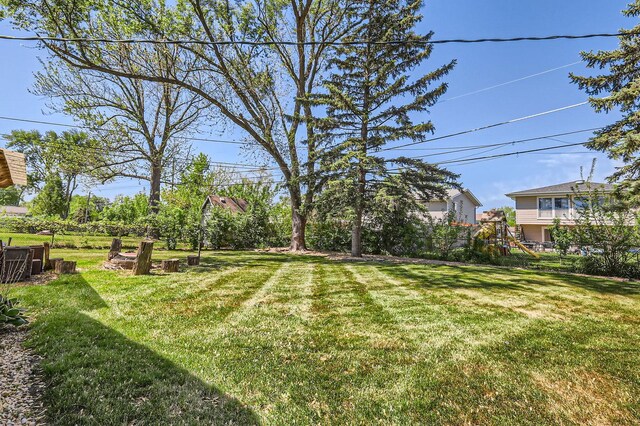 1360 Gentry Rd, Hoffman Estates, IL 60169 - view of yard