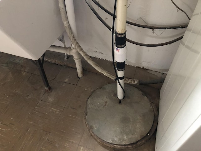 6100 S Parkside Ave, Chicago, IL 60638 - detailed view of drainage system
