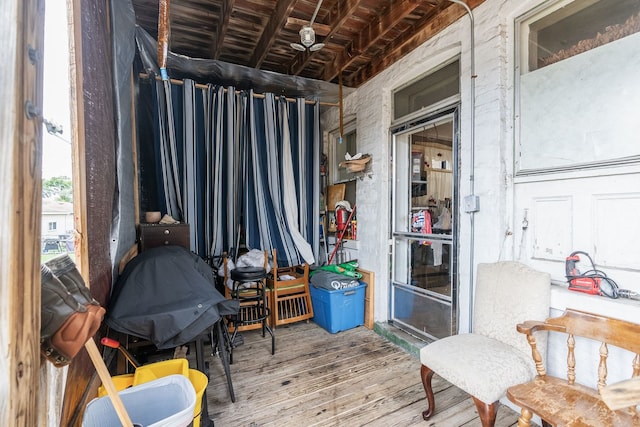 4109 W Oakdale Ave, Chicago, IL 60641 - view of wooden terrace