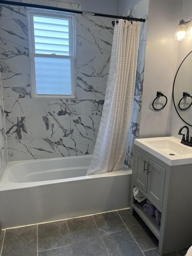 6036 S Loomis Blvd, Chicago, IL 60636 - full bath featuring shower / bath combo and vanity