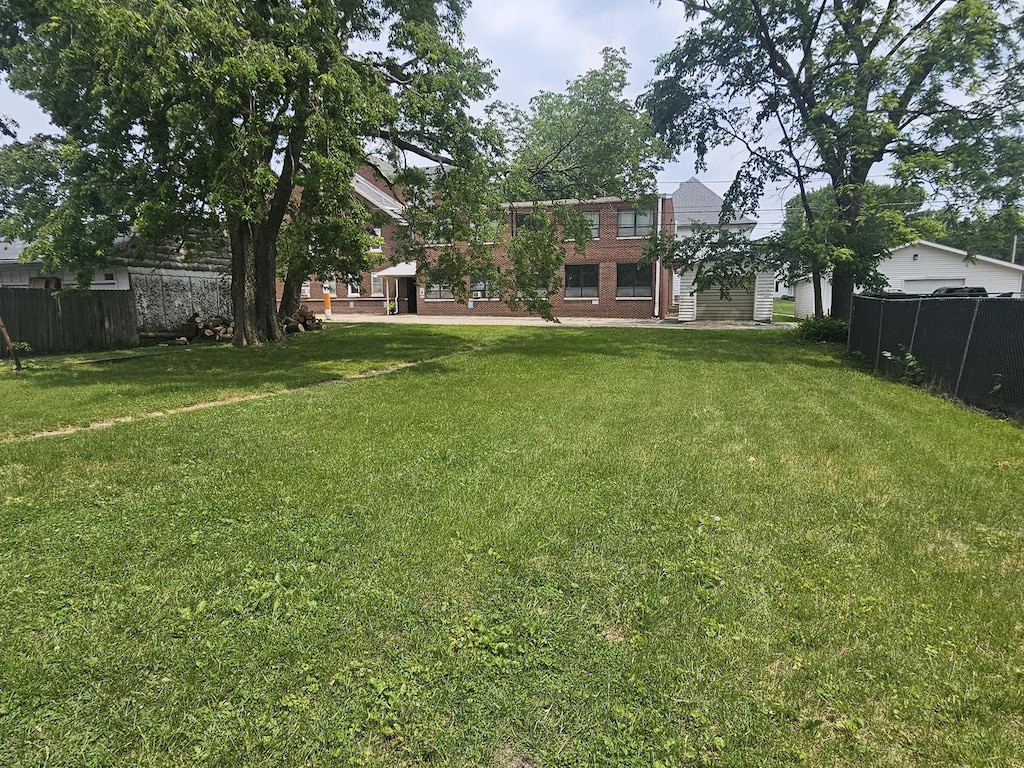 213 5th Ave, Rock Falls, IL 61071 - view of yard