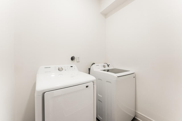 3216 W Walnut St, Chicago, IL 60624 - laundry room with separate washer and dryer