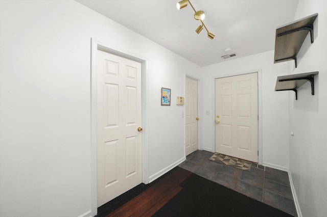 3713 W Palmer St Unit 2, Chicago, IL 60647 - entryway featuring baseboards
