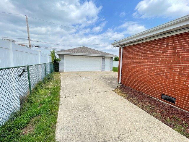 3914 153rd St, Midlothian, IL 60445 - view of detached garage