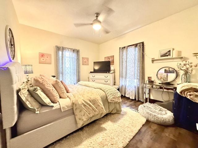 1118 W 4th St, Dixon, IL 61021 - bedroom with wood finished floors and a ceiling fan