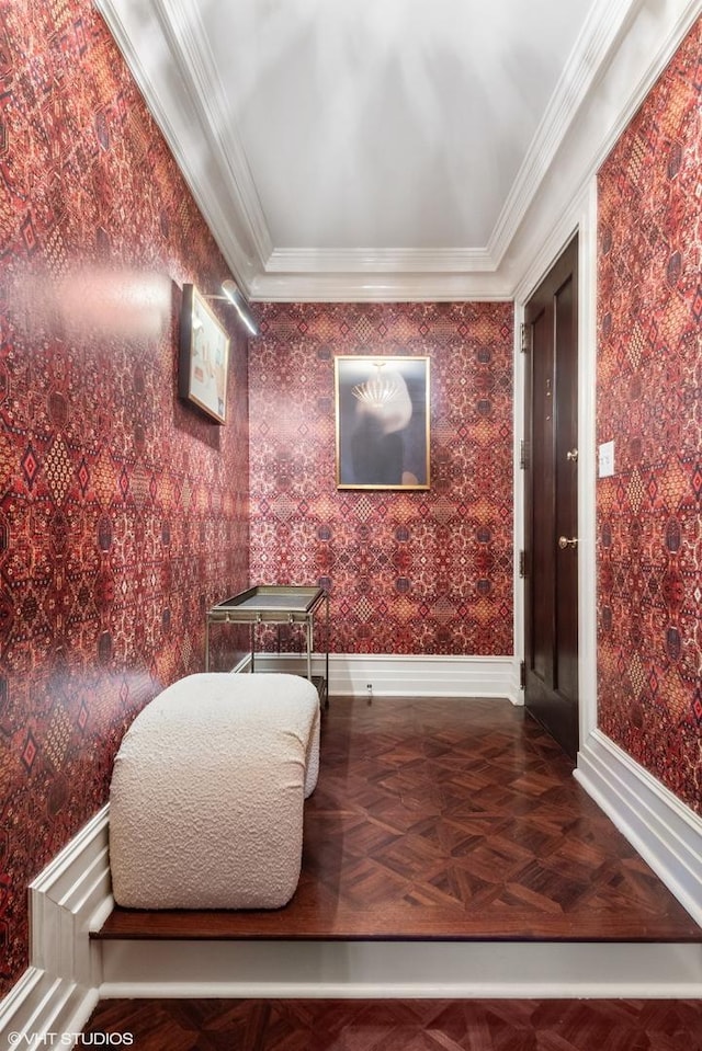 1350 N State Pkwy Unit Gs, Chicago, IL 60610 - living area with ornamental molding and baseboards