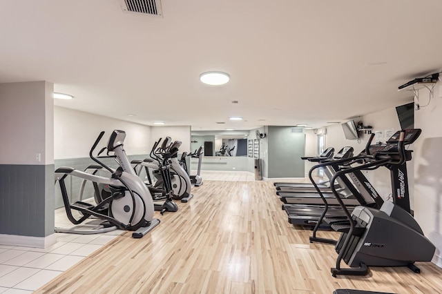3600 N Lake Shore Dr Unit 1518, Chicago, IL 60613 - exercise room featuring wood finished floors and baseboards
