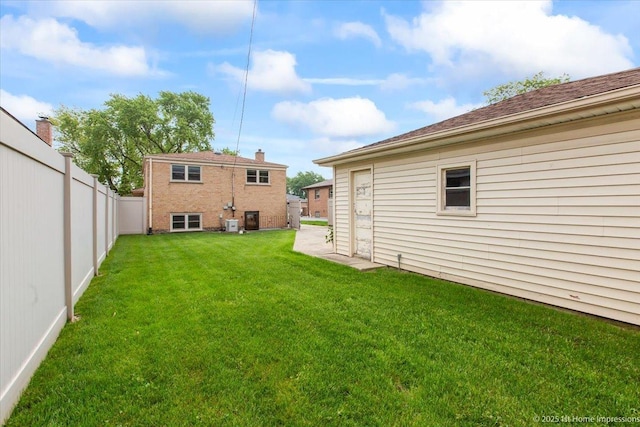 9144 S Trumbull Ave, Evergreen Park, IL 60805 - view of yard