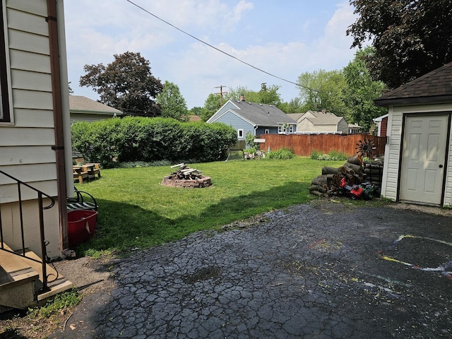 427 W Hurlbut Ave, Belvidere, IL 61008 - view of yard with a patio area