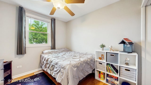 1176 Westport Rdg, Crystal Lake, IL 60014 - bedroom with wood finished floors, baseboards, and a ceiling fan