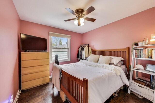 1086 E Thacker St, Des Plaines, IL 60016 - bedroom with dark wood finished floors, a ceiling fan, and baseboards