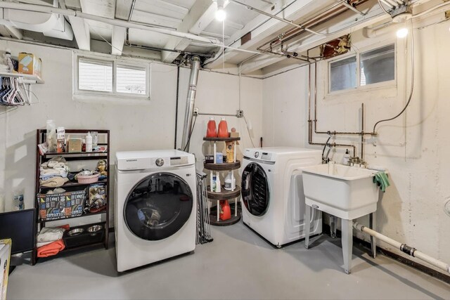 1086 E Thacker St, Des Plaines, IL 60016 - washroom featuring separate washer and dryer