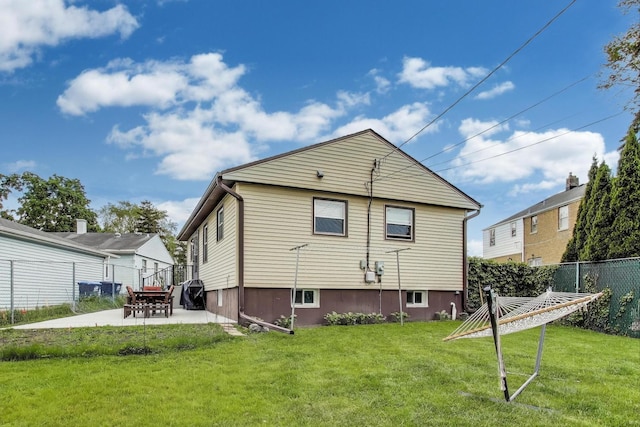 1086 E Thacker St, Des Plaines, IL 60016 - back of property featuring a patio