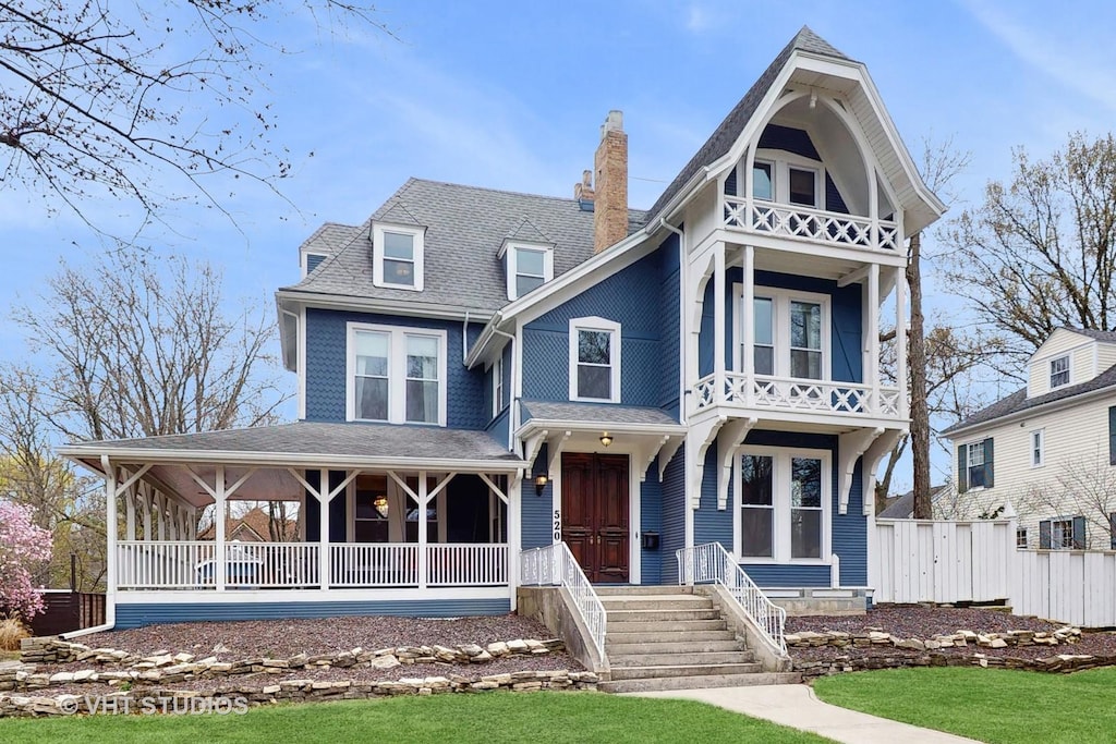 520 N Oak Park Ave, Oak Park, IL 60302 - photo 1