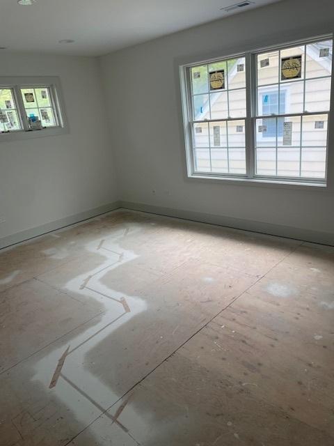 1672 Huntington Ln, Highland Park, IL 60035 - unfurnished room featuring baseboards