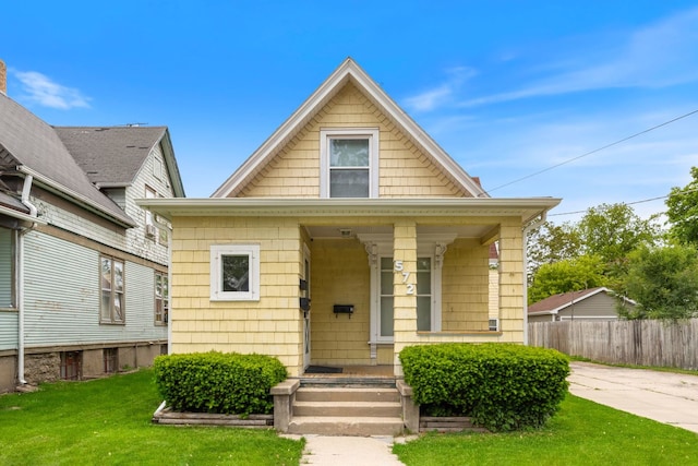 572 Walnut Ave, Elgin, IL 60123 - view of front of home with covered porch