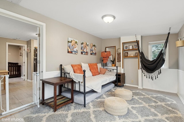 41672 N Dot Pl, Antioch, IL 60002 - living area with a wainscoted wall