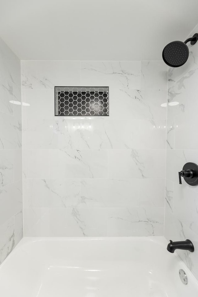 5731 S Damen Ave, Chicago, IL 60636 - full bathroom with shower / washtub combination