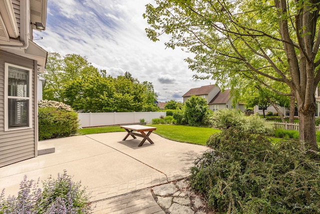 3151 Sawgrass Dr, Aurora, IL 60502 - view of patio / terrace