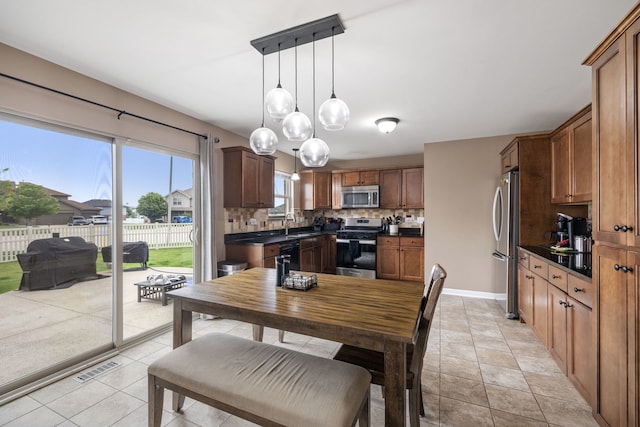15826 Chippewa Ln, Manhattan, IL 60442 - dining area featuring baseboards