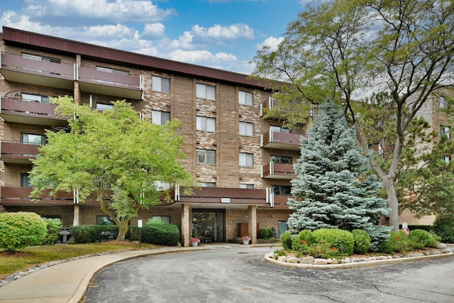 700 Wellington Ave Unit 315, Elk Grove Village, IL 60007 - view of apartment building / complex