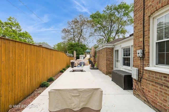 1628 W Brown St, Arlington Heights, IL 60004 - fenced backyard with a patio area