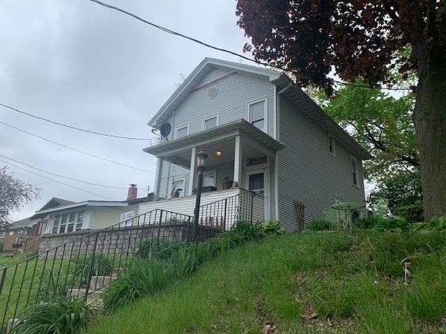 1013 Guion St, Ottawa, IL 61350 - view of front of property with a porch