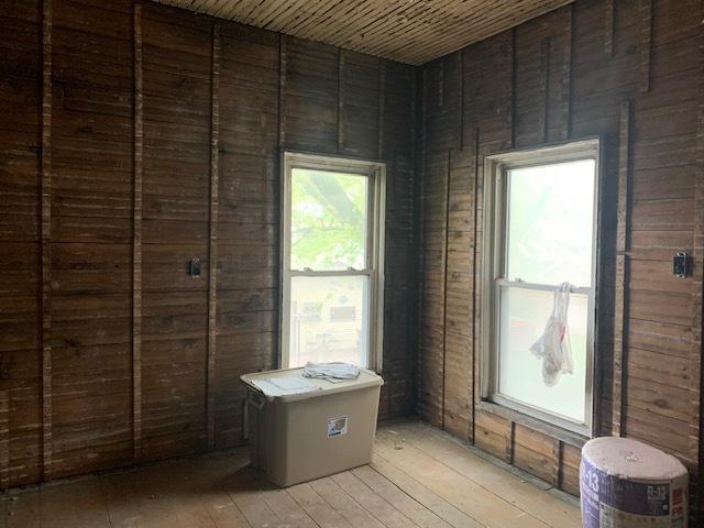 1013 Guion St, Ottawa, IL 61350 - misc room featuring light wood finished floors