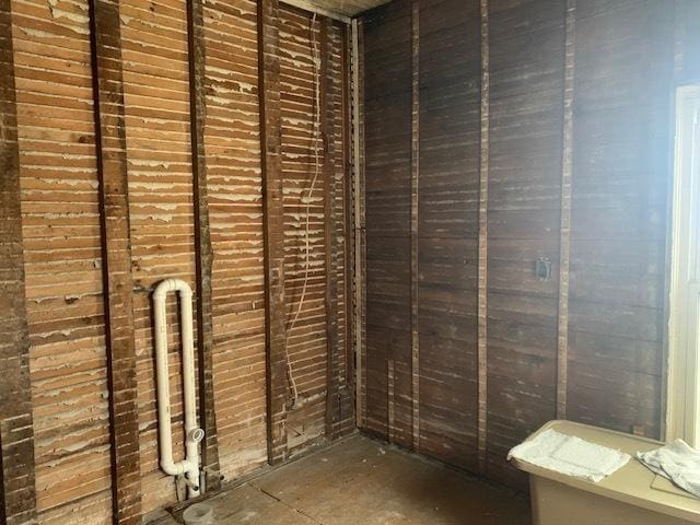 1013 Guion St, Ottawa, IL 61350 - view of bathroom