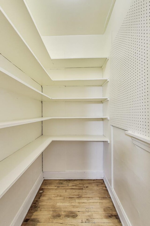 5357 N Wayne Ave, Chicago, IL 60640 - view of pantry