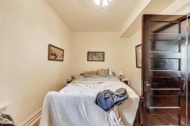 5357 N Wayne Ave, Chicago, IL 60640 - bedroom featuring baseboards