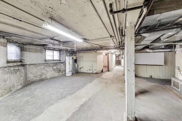 5357 N Wayne Ave, Chicago, IL 60640 - basement featuring gas water heater