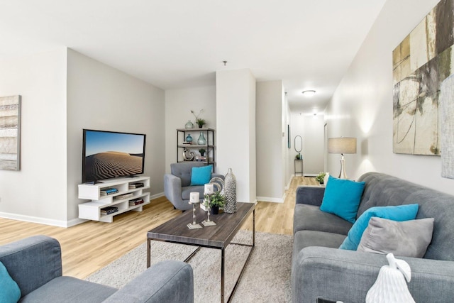 740 S Federal St Unit 804, Chicago, IL 60605 - living room with wood finished floors and baseboards