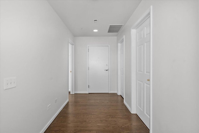 380 Green Bay Rd Unit 4D, Winnetka, IL 60093 - hallway with dark wood-style flooring and baseboards