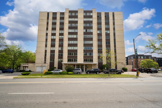 141 N La Grange Rd Unit 303, La Grange, IL 60525 - view of property with uncovered parking
